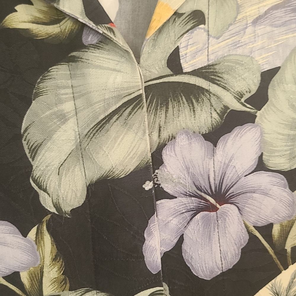 Men's Black Hawaiian Floral Camp Shirt - Lightweight Casual 100% Silk - Picture 6 of 8